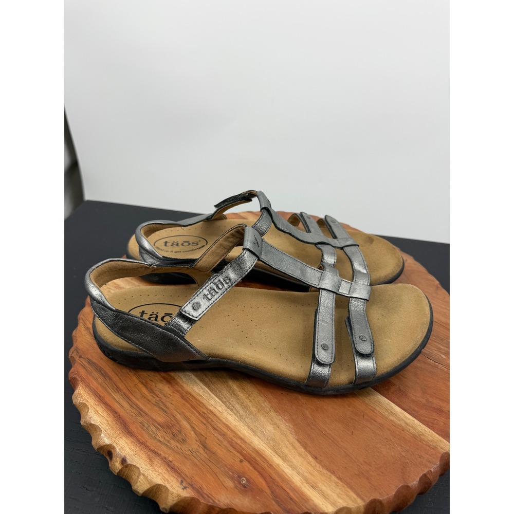 Taos Trophy 2 Sandals Women 10 Pewter Metallic Leather Strappy Comfort Walking